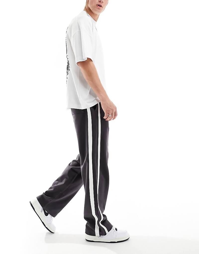 

ASOS DESIGN – черные джоггеры широкого кроя с полосками