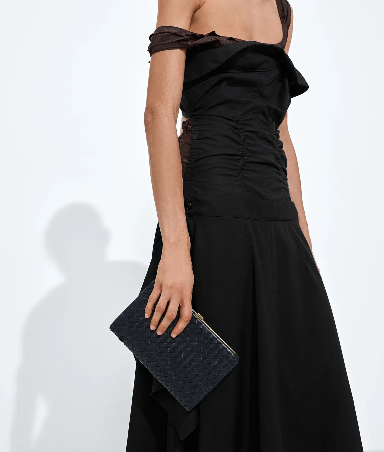 Клатч Mezzanotte BOTTEGA VENETA, синий — фото 2
