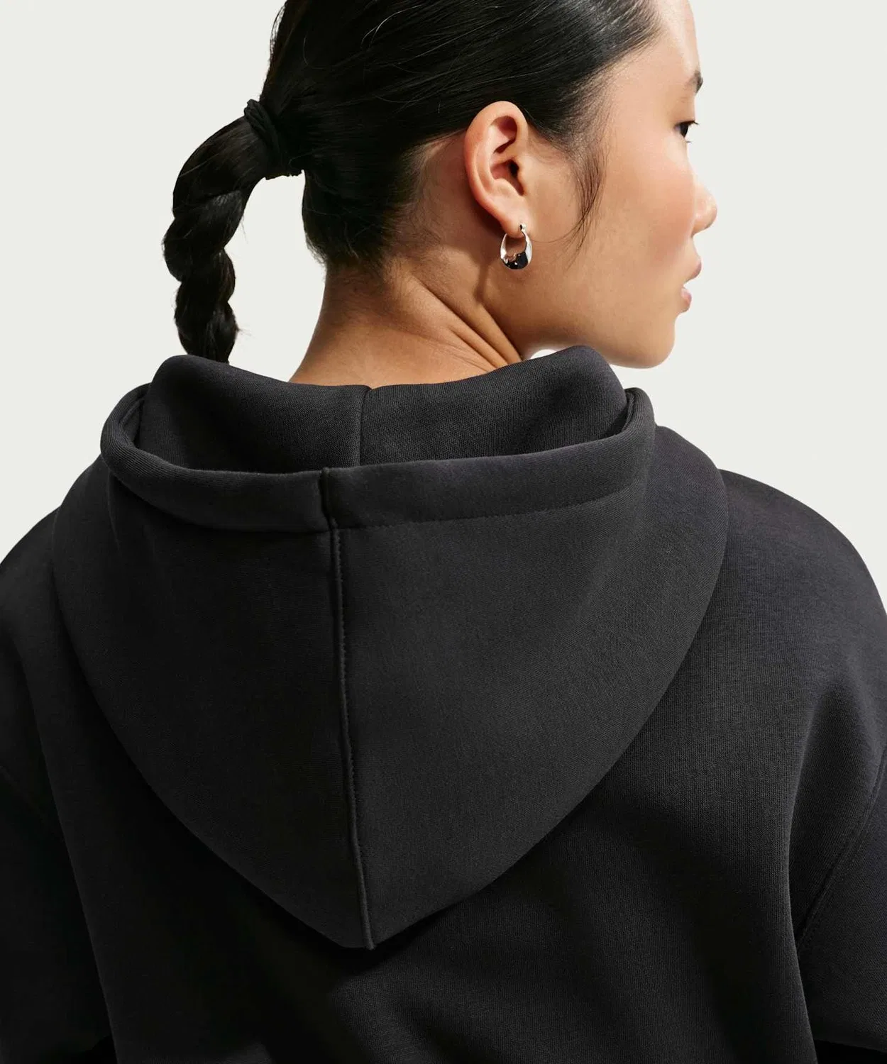 Женская свободная флисовая куртка Nike Sportswear Phoenix Fleece с полной застежкой-молнией, черная — фото 2
