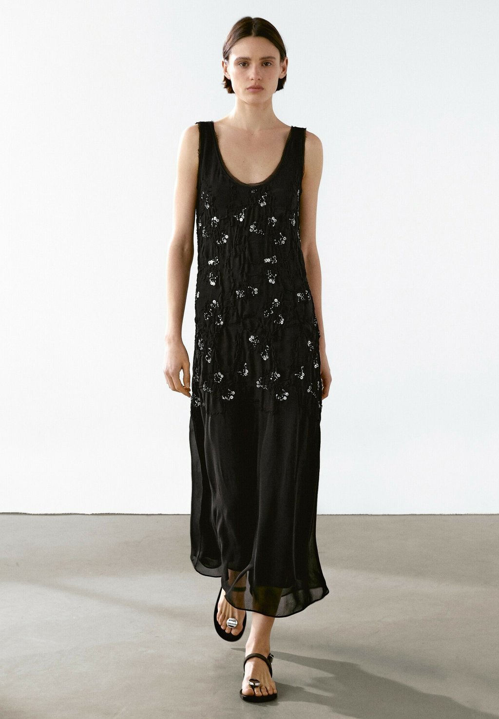 

Платье макси WITH BEADING Massimo Dutti, черный
