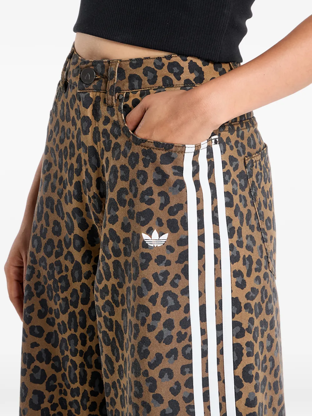 Бермуды с леопардовым принтом Adidas, коричневый — фото 4