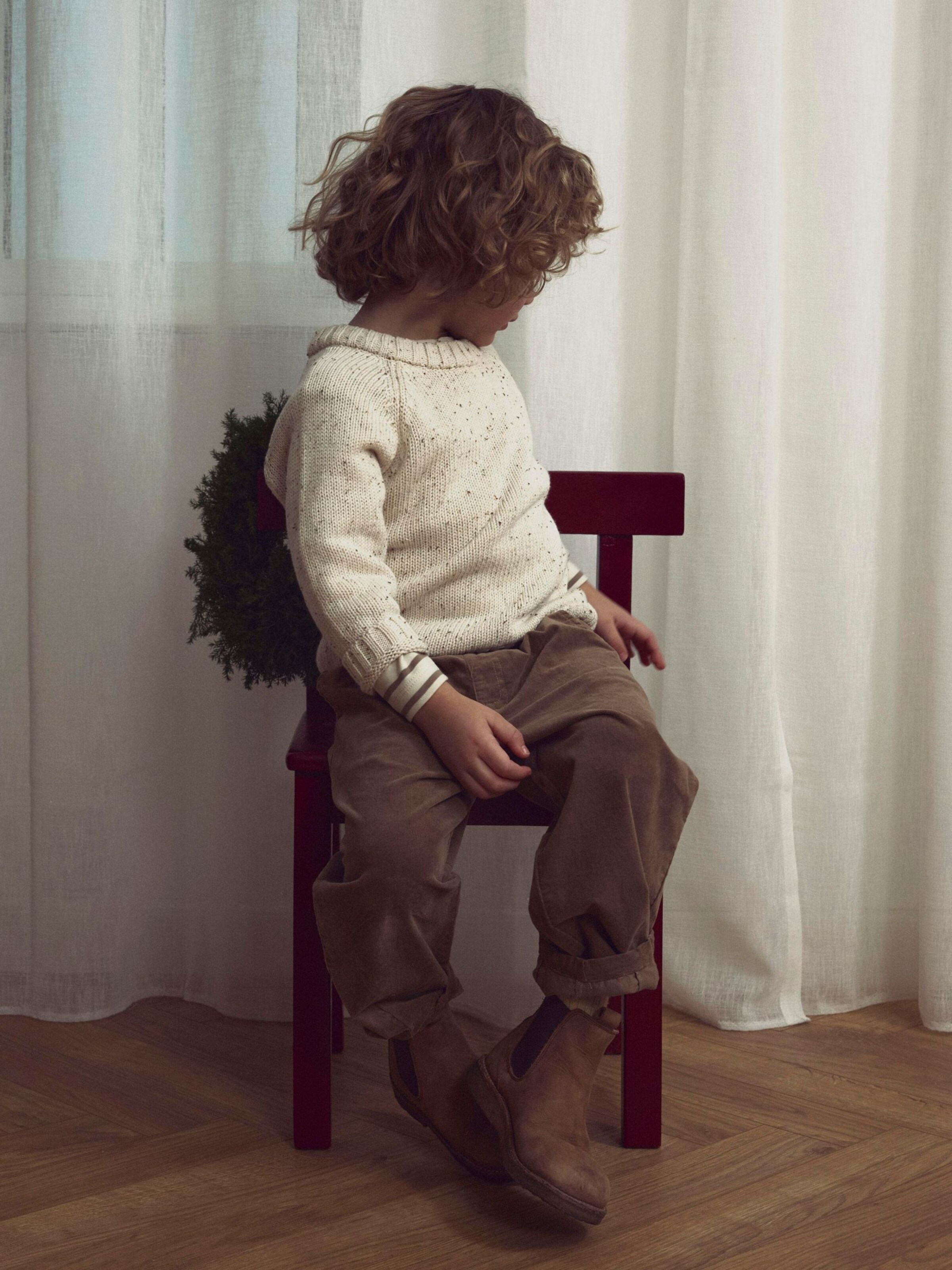 

Lil'Atelier Свитер в светло-бежевом цвете