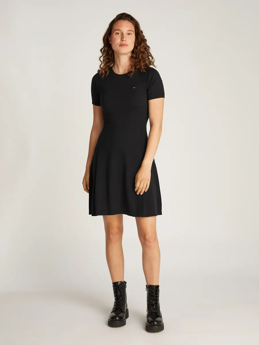 

Платье из джерси Tommy Hilfiger "CO JERSEY STITCH F&F DRESS" с вышивкой логотипа на груди, черный