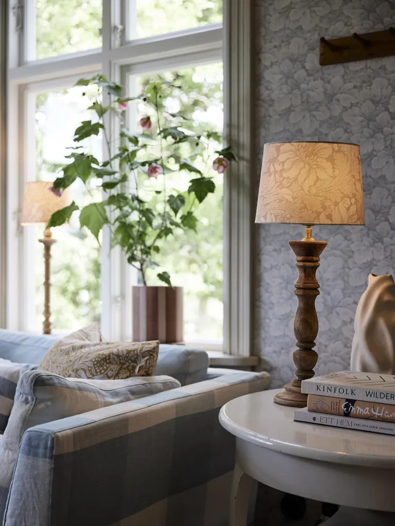 

Настольная лампа PR Home