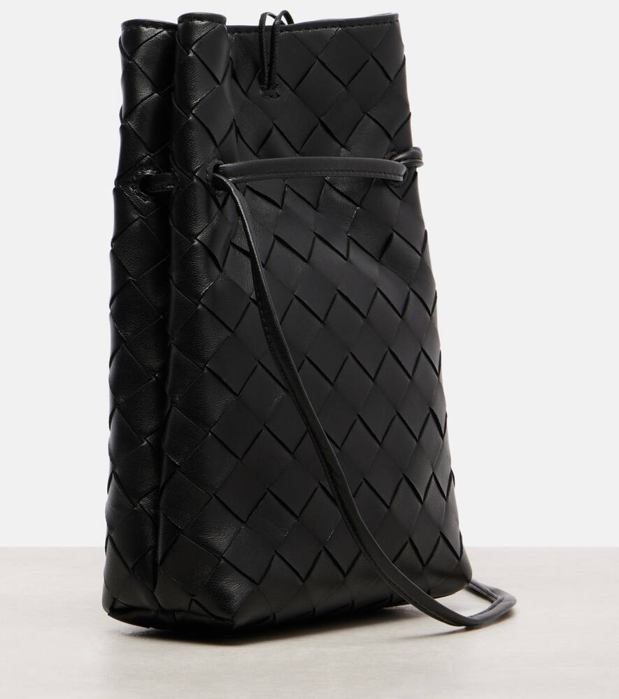 Миниатюрная кожаная сумка через плечо Jodie Intrecciato Bottega Veneta, BlackM Brass — фото 4