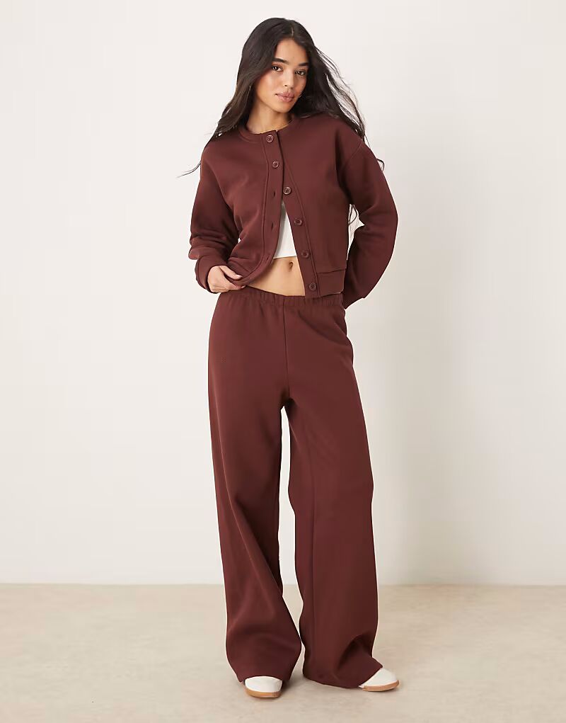 

Широкие спортивные штаны ASOS DESIGN цвета шоколада
