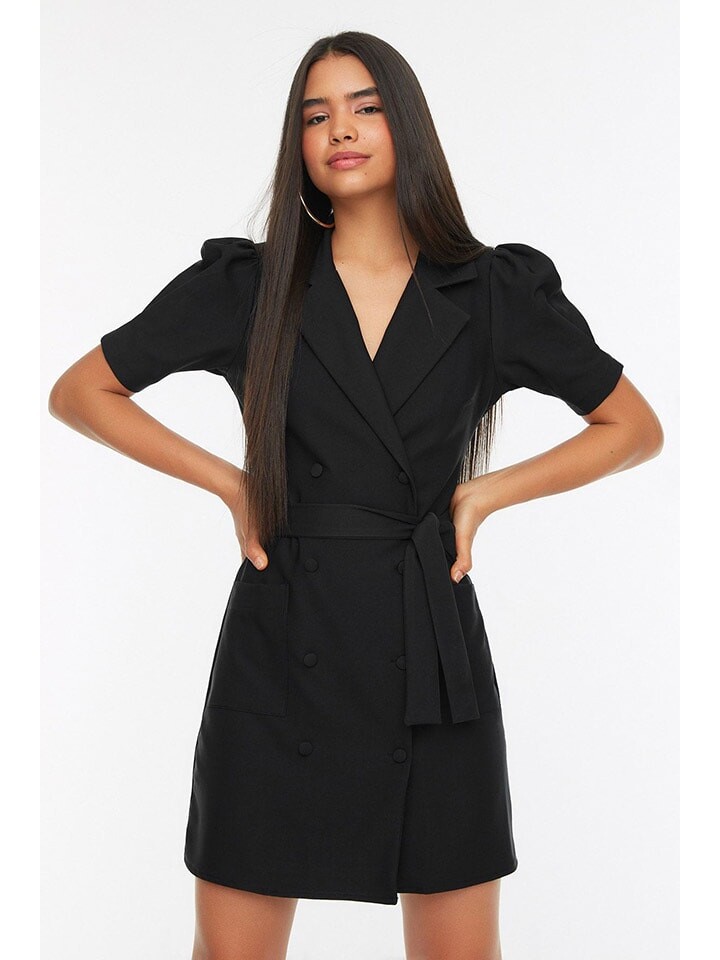 

Короткое платье trendyol, черный