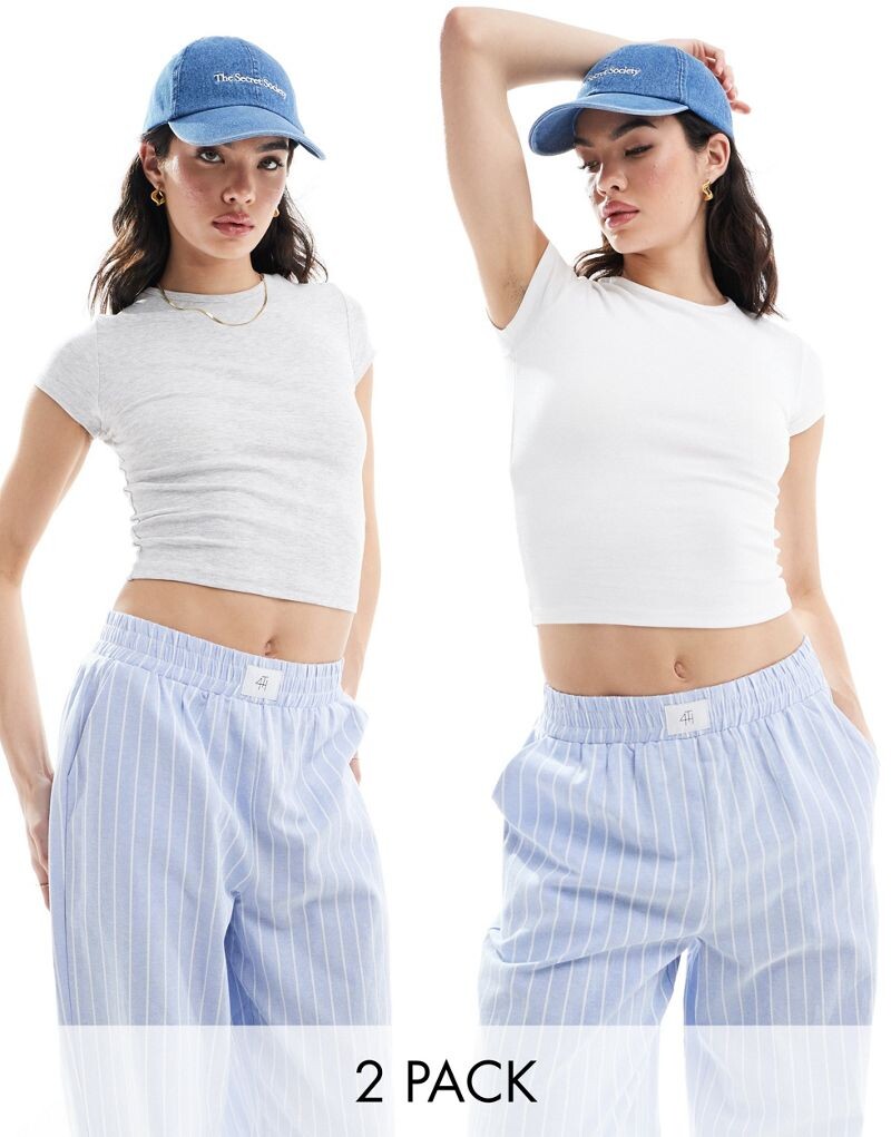 

Комплект из двух серо-белых футболок в рубчик Bershka
