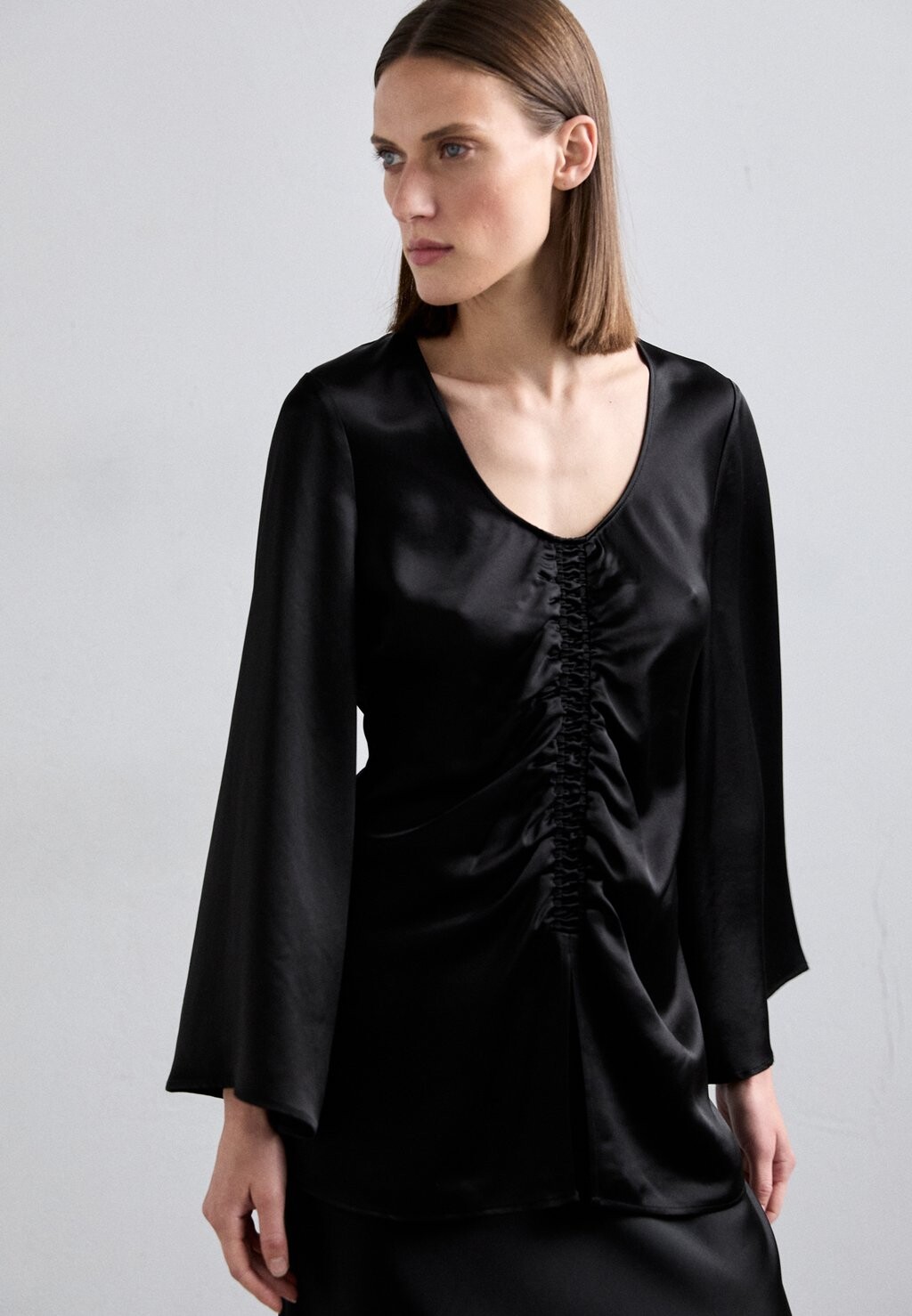 

Блуза LEVIOLA By Malene Birger, черный