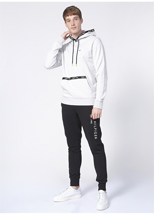

Однотонные черные мужские спортивные штаны стандартного кроя Tommy Hilfiger
