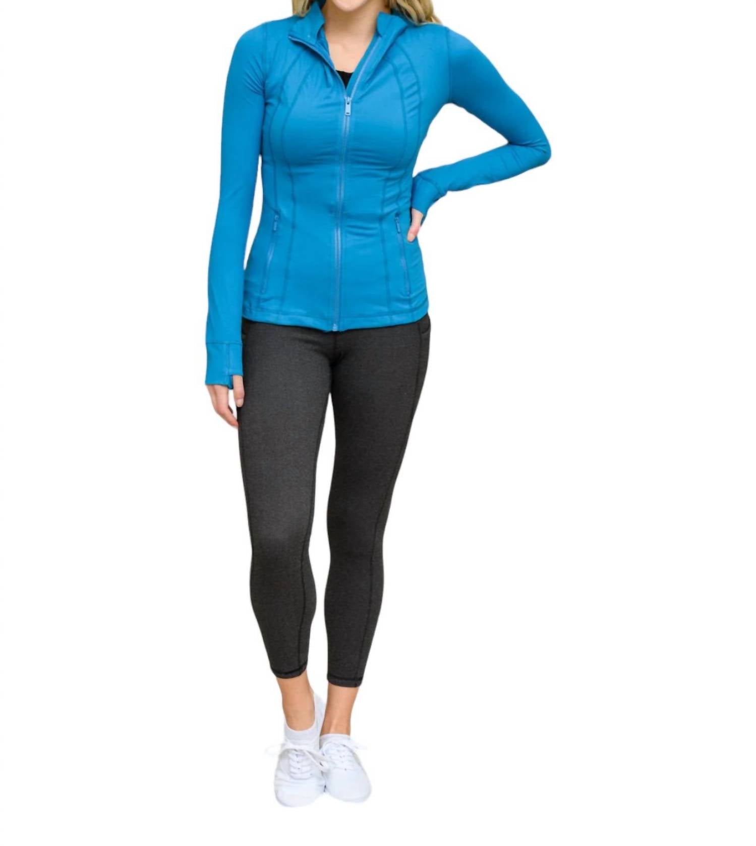

Куртка Staying Swift Activewear в гавайском синем цвете RAE MODE