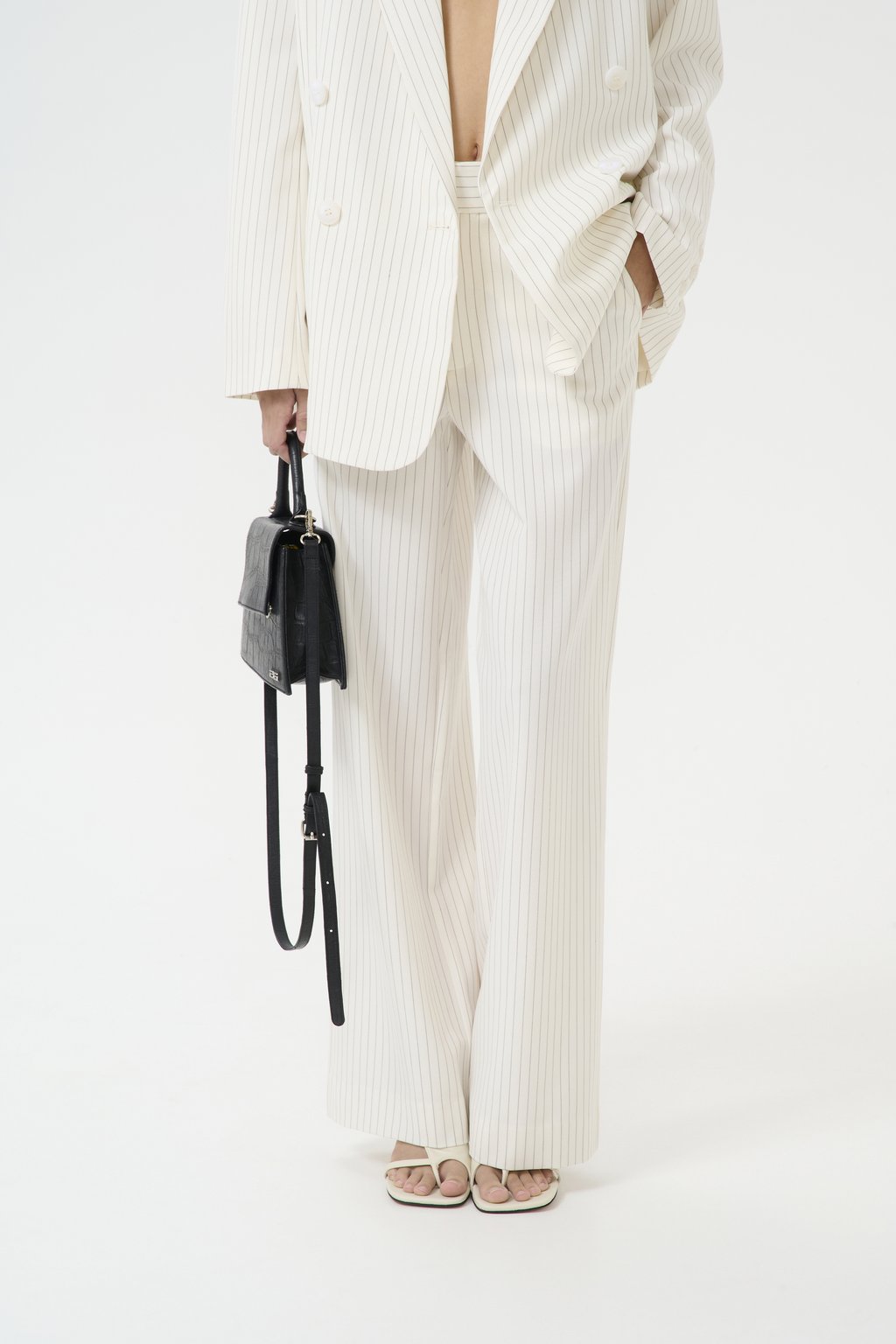 

Брюки JOELLE PINSTRIPE PANTS Gestuz, слоновая кость