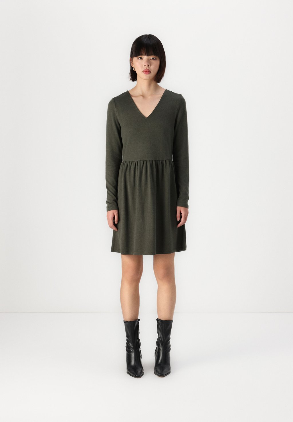 

Повседневное платье VMOLIVE SHORT DRESS Vero Moda, темно-зеленый