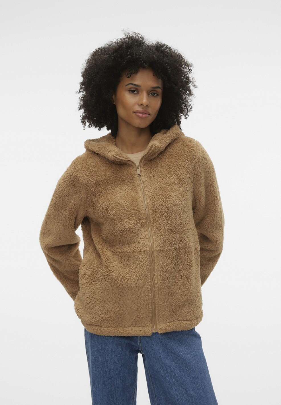 

Куртка Vero Moda КУРТКА VMFILLYHOODIE SHORT TEDDY, цвет tigers eye