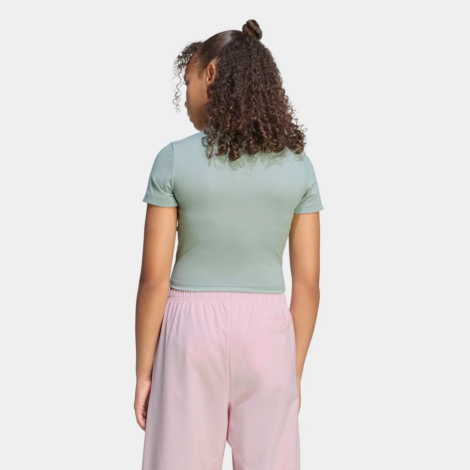 Спортивная футболка Adidas Sportswear Performance Shirt Future Icons зеленого цвета — фото 3
