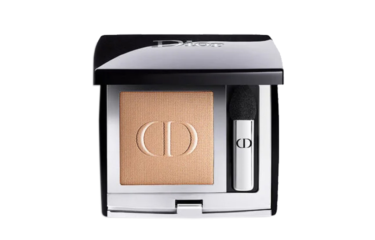 

Индивидуальные монохромные тени для век с эффектом стойкости, легко растушевываются, подчеркивают взгляд DIOR