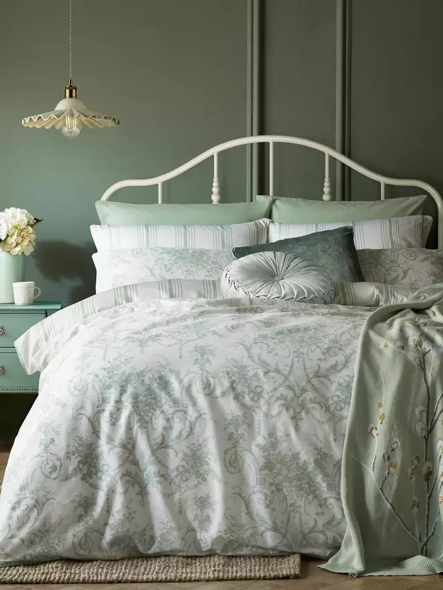 

Комплект пододеяльников Laura Ashley Tuileries Reversible 200 Thread Count Cotton Duvet