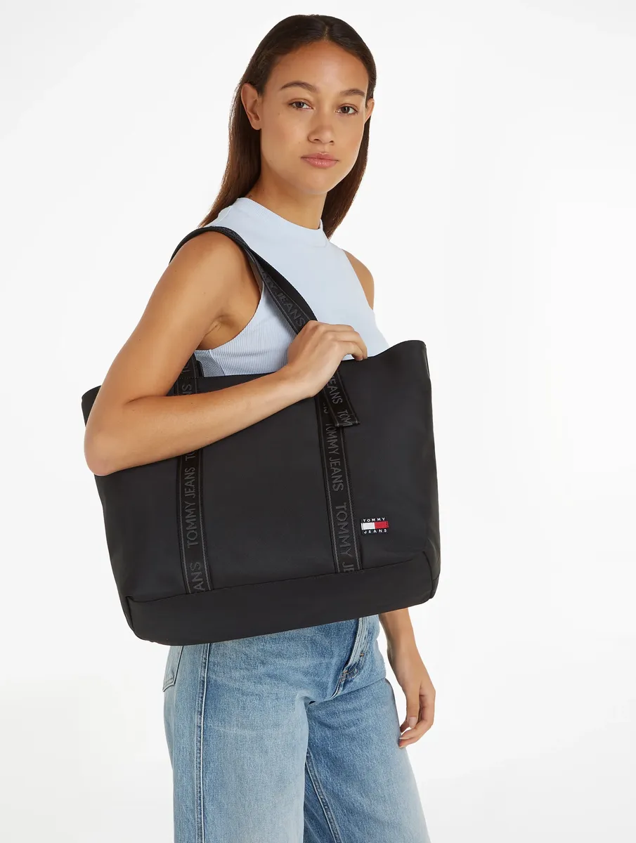 

Покупательница Tommy Jeans, черный