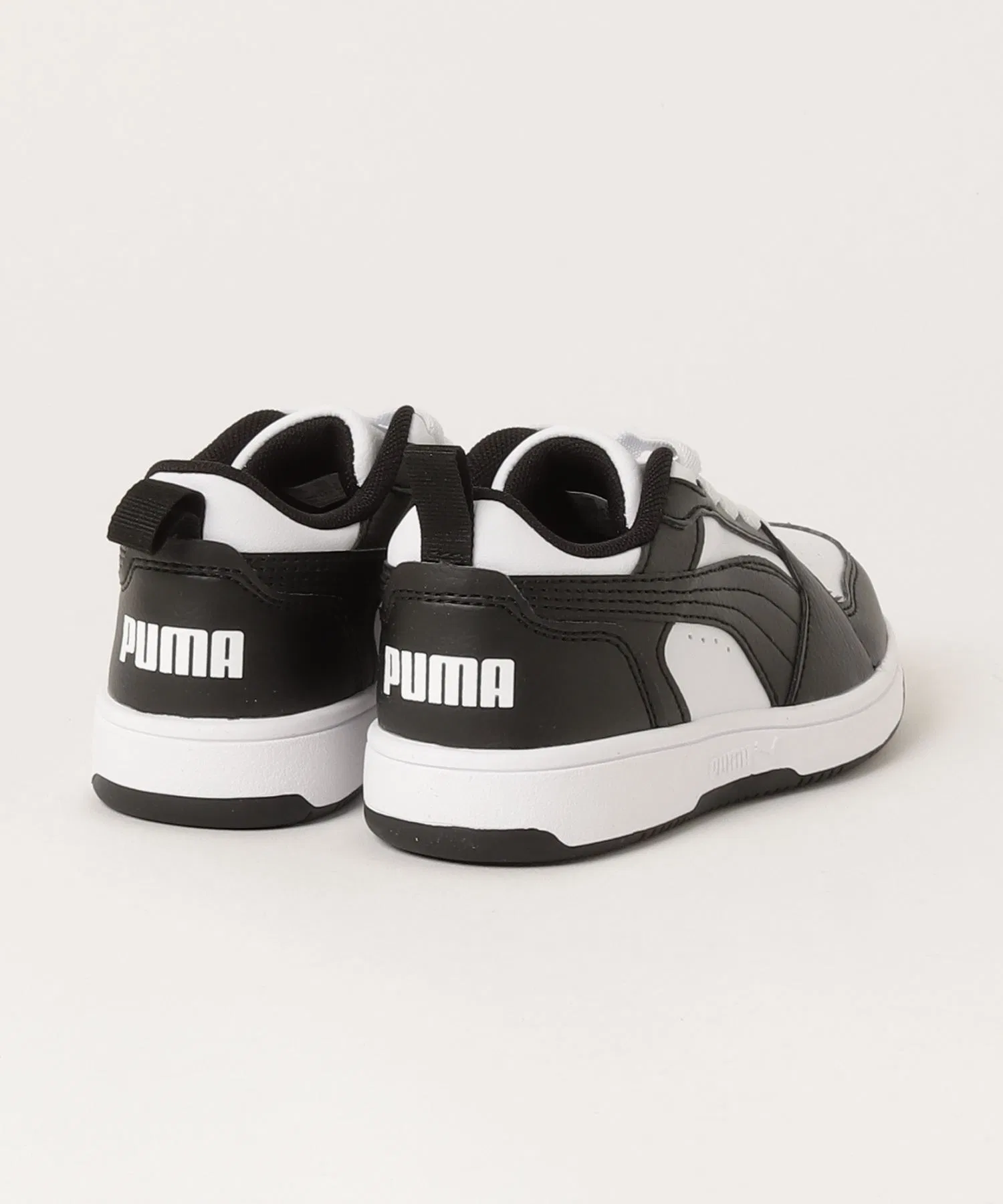 Детские кроссовки PUMA Rebound V6 Low PS чёрно-белые — фото 2