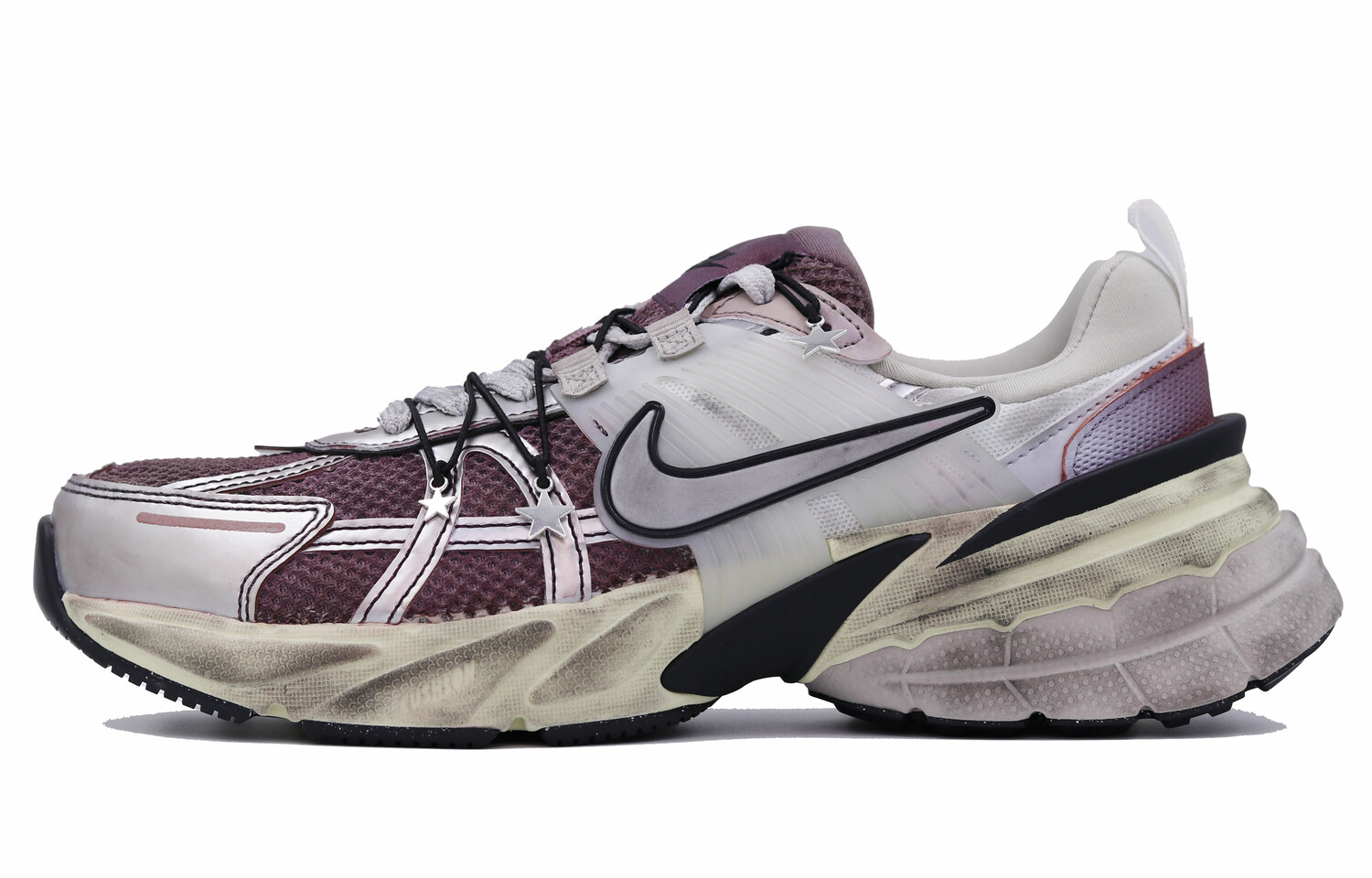 

Кроссовки для бега V2K Run унисекс с низким верхом цвета Berry Pink/Silver/Black Nike