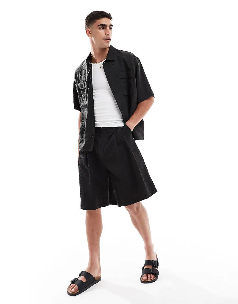 

Шорты из сирсакера с вытачками Pull&Bear черного цвета — часть комплекта