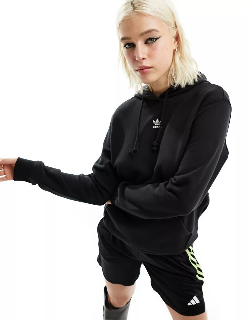 

Черная худи adidas Originals adicolor