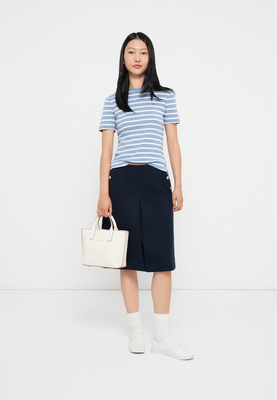 Юбка Tommy Hilfiger PREPPY TEXTURE KNEE SKIRT, Dark Night Navy/Dark Blue — фото 2