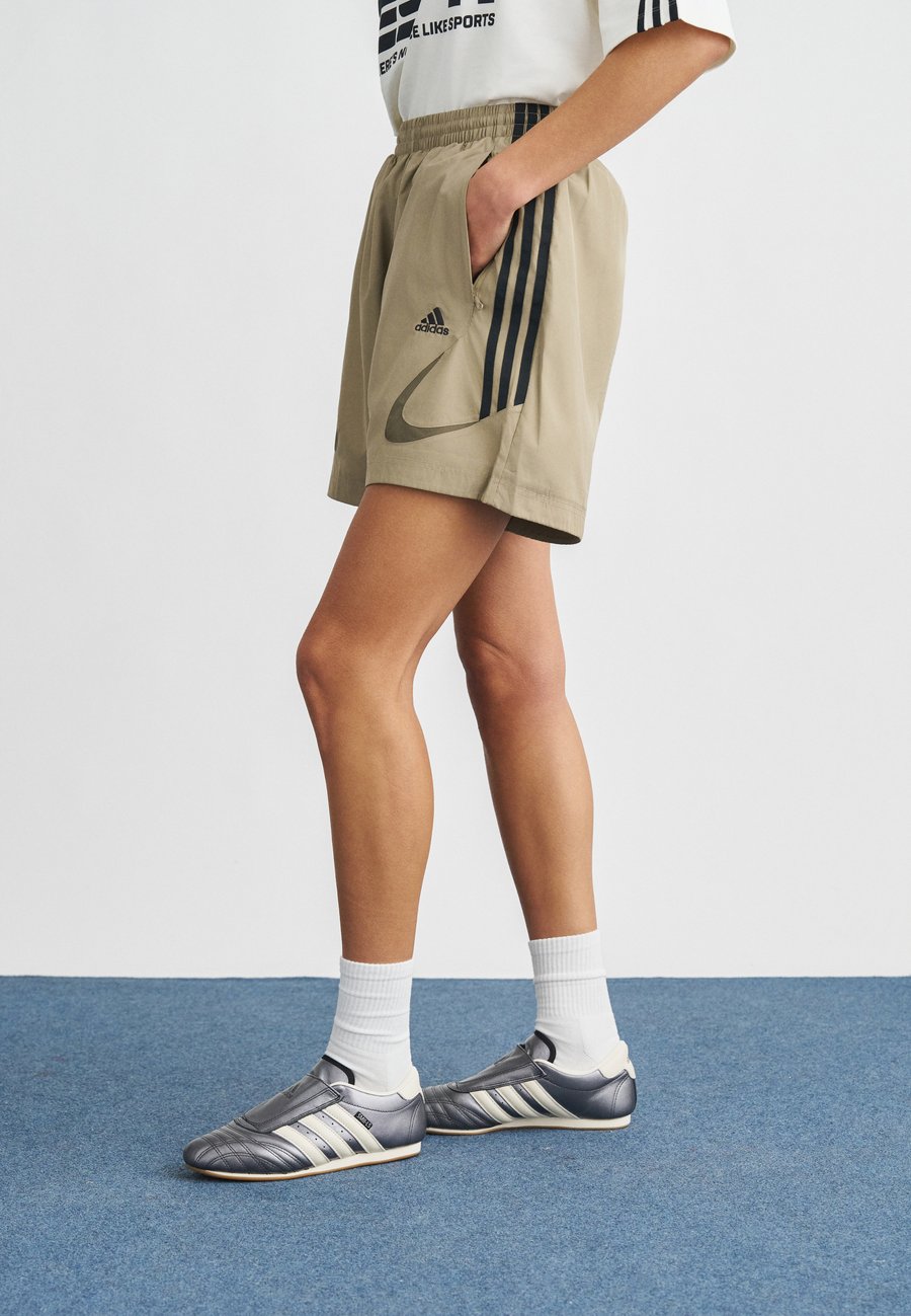 

Шорты Adidas Originals TEAMGEIST, Black/Blanch Brown/Dark Green