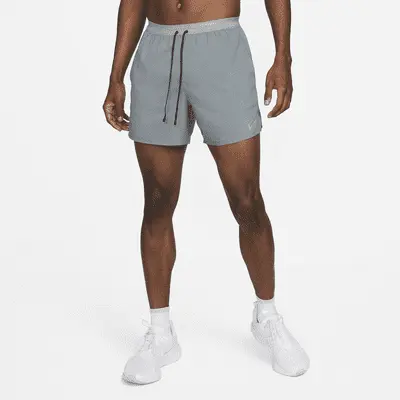 

Шорты Nike Stride, цвет Smoke Grey/Black
