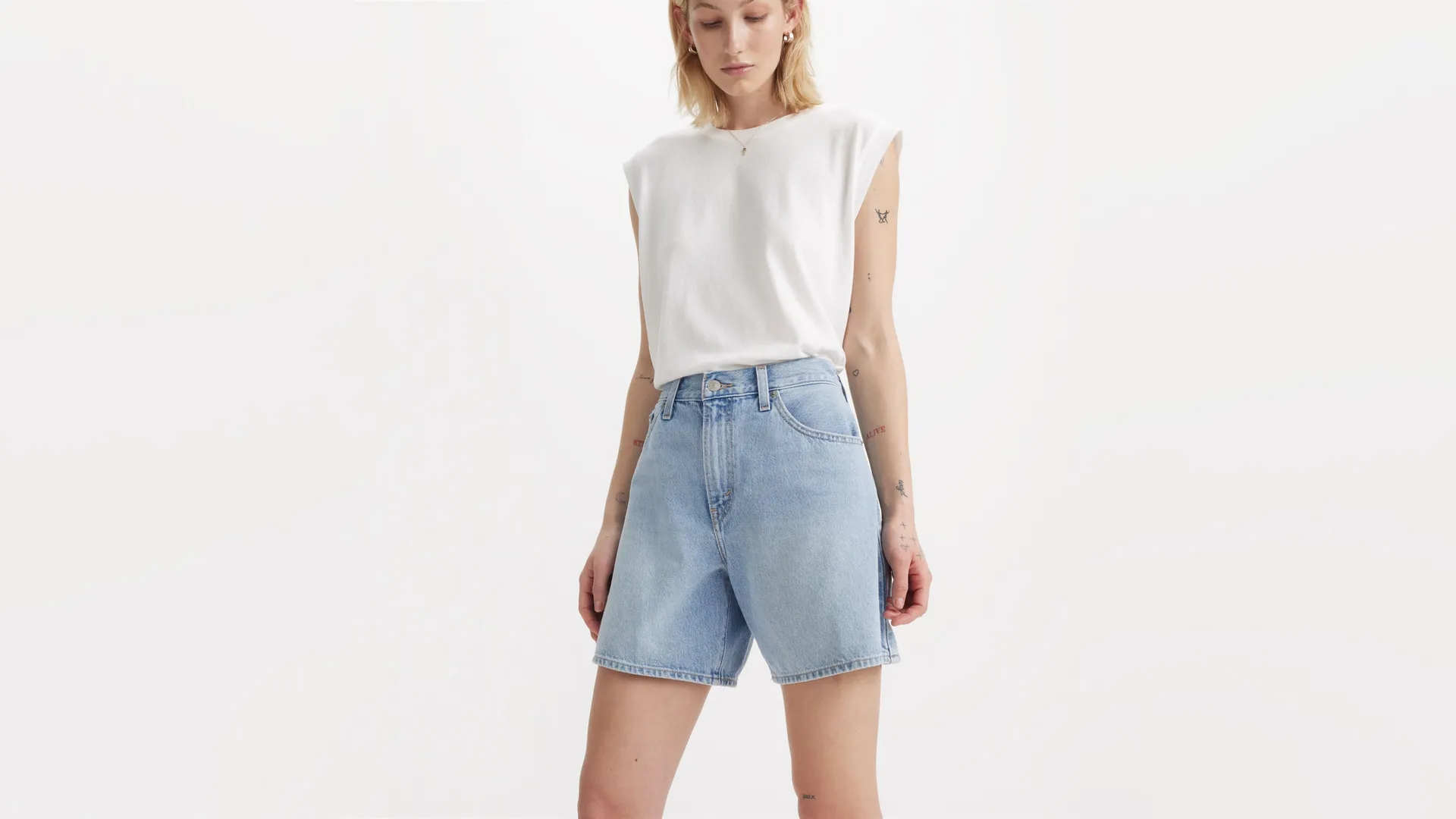 Мешковатые женские шорты с высокой посадкой Levi's, цвет Far and Wide - Medium Wash — фото 2