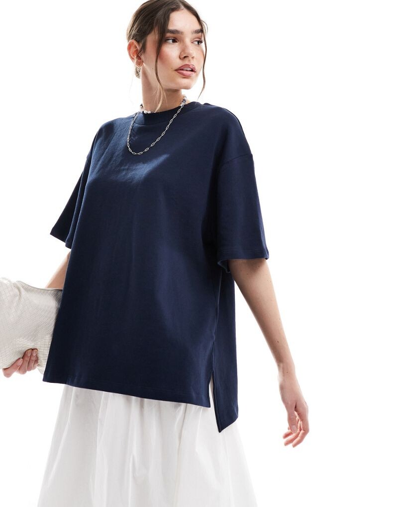 

ASOS DESIGN – темно-синяя футболка оверсайз с петлевым узором на левой стороне