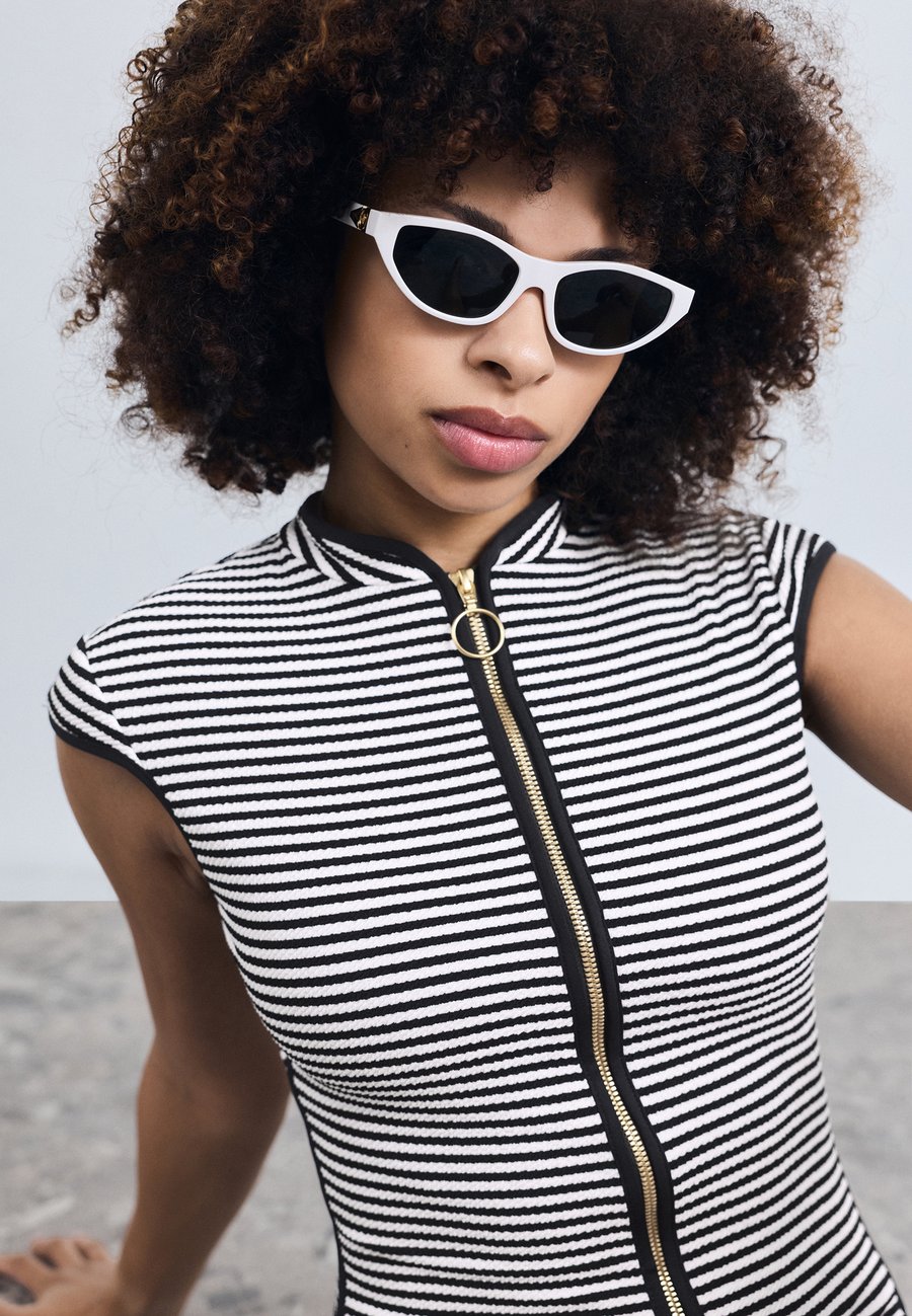 

Купальник Seafolly CLUBHOUSE CAP SLEEVE ZIP FRONT ONE PIECE, Black