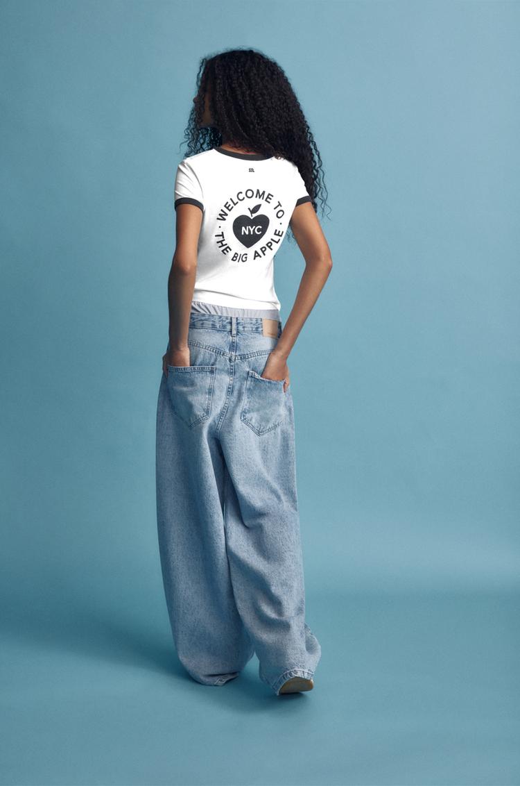 

Футболка с надписью «Нью-Йорк Сити Эппл» Pull And Bear, белый