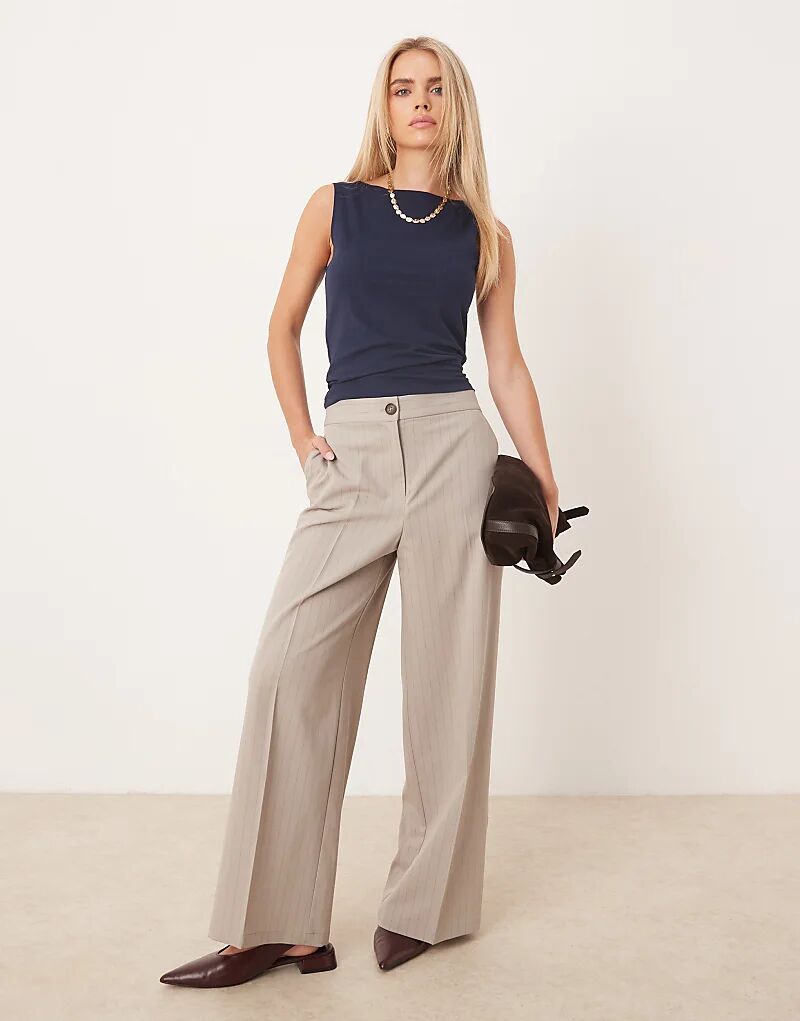 

ASOS DESIGN Petite Брюки свободного кроя в полоску норки