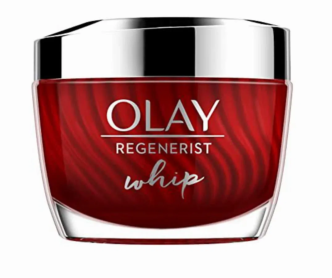Легкий увлажняющий крем «Regenerist Whip» с SPF30 от Olay Olay