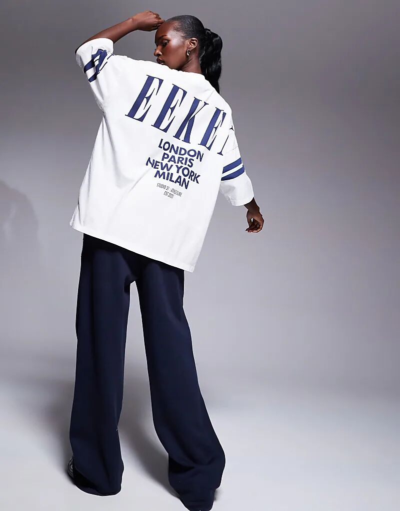 

Футболка Weekend Collective Icon oversize с темно-синим логотипом на спине цвета экрю ASOS WEEKEND COLLECTIVE