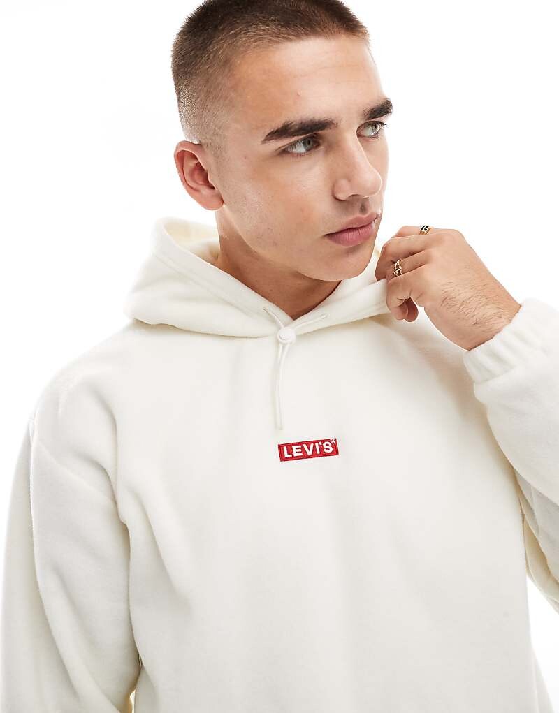 

Levi's – флисовая толстовка кремового цвета с капюшоном и логотипом посередине