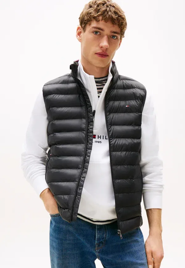Жилет Tommy Hilfiger Core Packable Vest Waistcoat, черный — фото 3