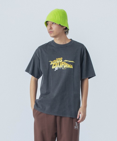 

XLARGE Футболка с коротким рукавом, пигментная окраска, Adios California, черный