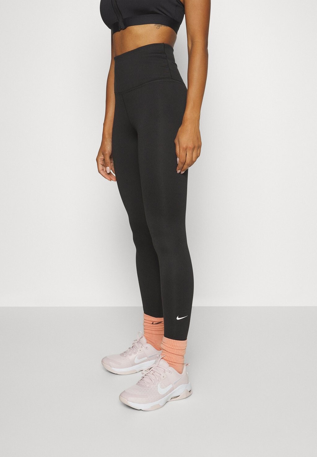 

Леггинсы W ONE TF HR 7/8 Nike, цвет black/white
