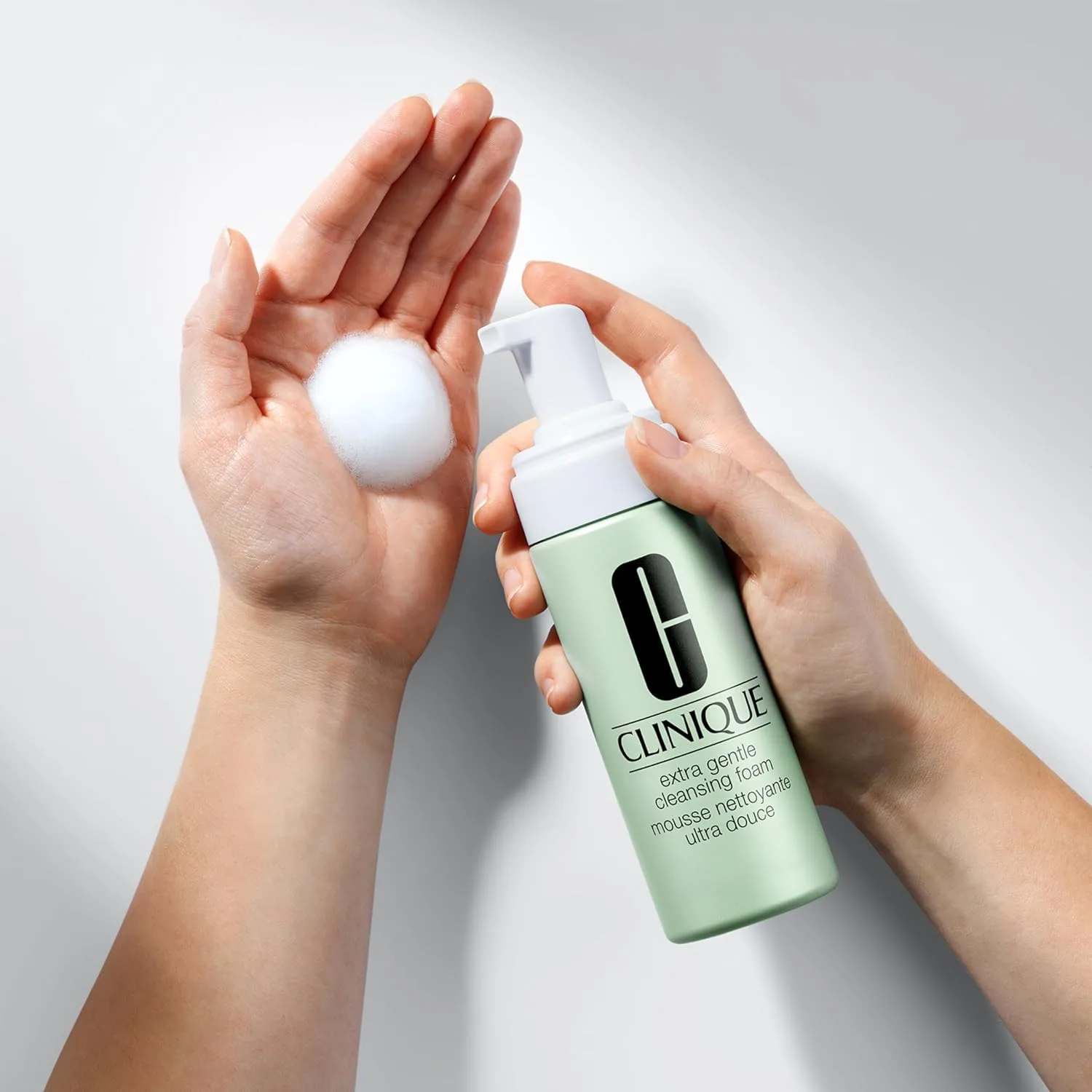 Пенка для умывания Clinique — Step Extra Gentle Mild Cleansing Foam | Для сухой и чувствительной кожи | Не вызывает, 120 мл — фото 4