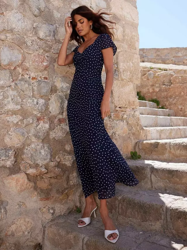 

Платье Ro&Zo Ro&Zo Polka Dot Print Sweetheart Neck Maxi, темно-синий