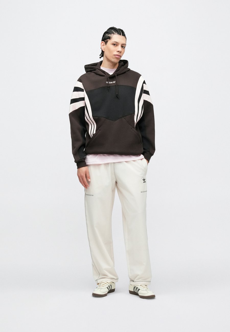 Толстовка Adidas Originals SANTIAGO, Aurora Coffee/Dark Brown — фото 3