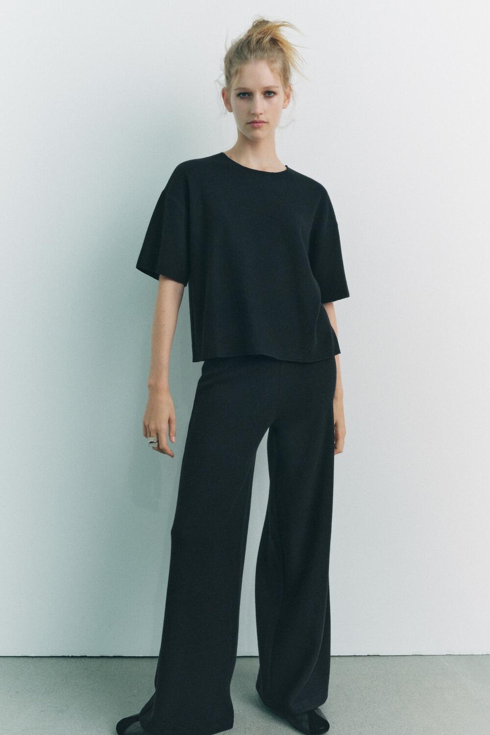 

Мягкие брюки в ребрешку ZARA, черный