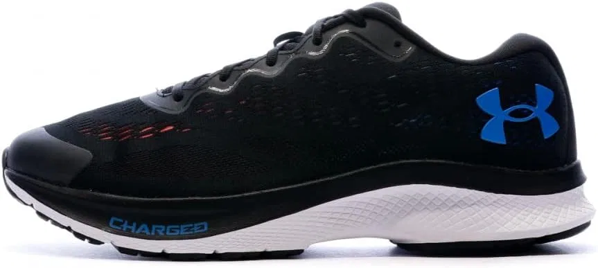 Мужские кроссовки Under Armour Charged Bandit 6: дышащие и легкие спортивные кроссовки с хорошей амортизацией, прочные беговые кроссовки с технологией Charged Cushioning, Black 006 White