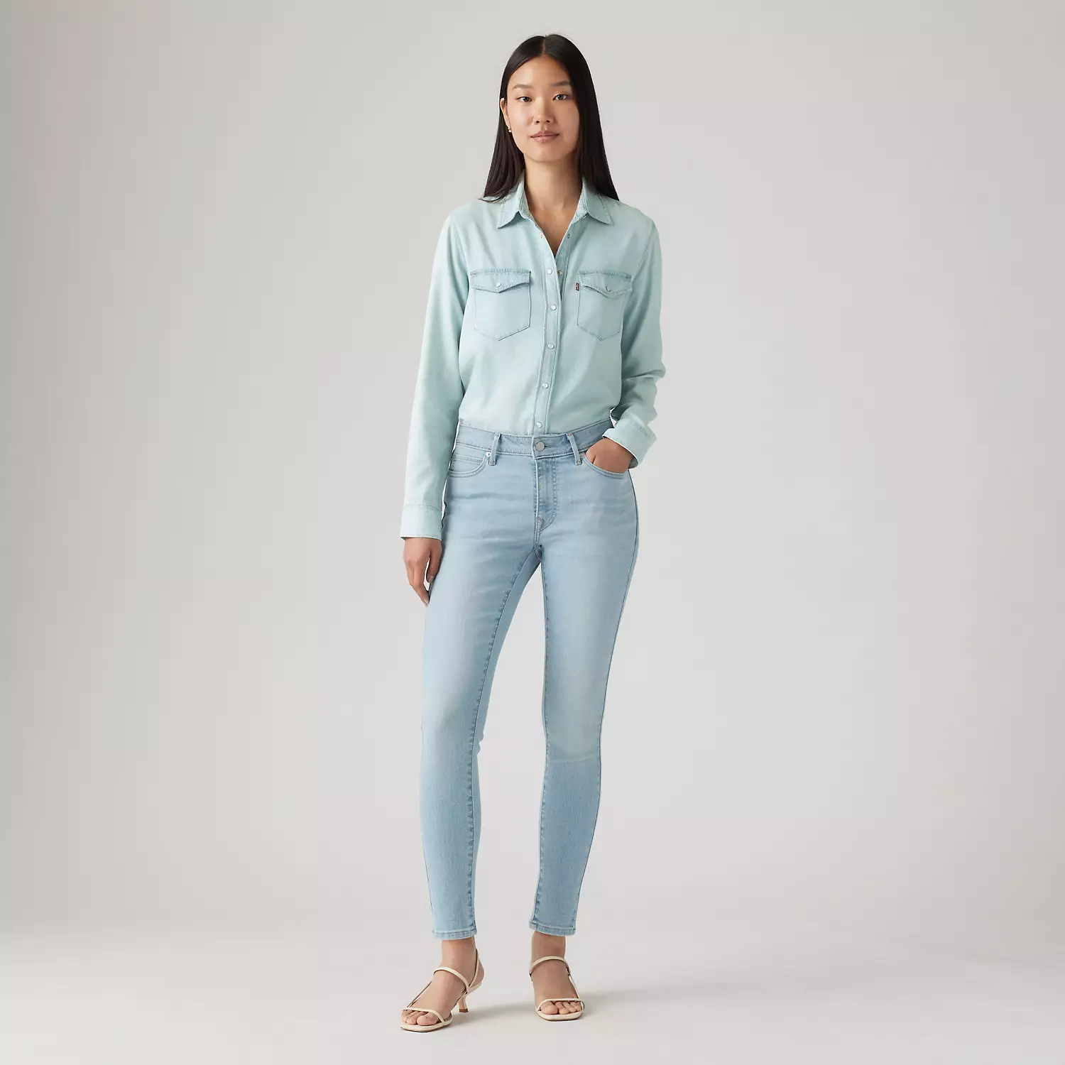 711 Узкие женские джинсы Levi's, цвет Eternal Indigo - Light Wash — фото 2