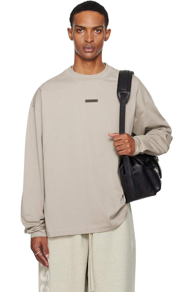 

Классическая футболка с длинным рукавом Fear Of God Essentials, цвет timber