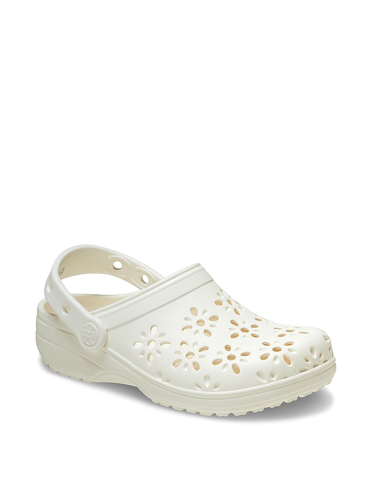 Классические сабо с цветочным вырезом Crocs, цвет chalk