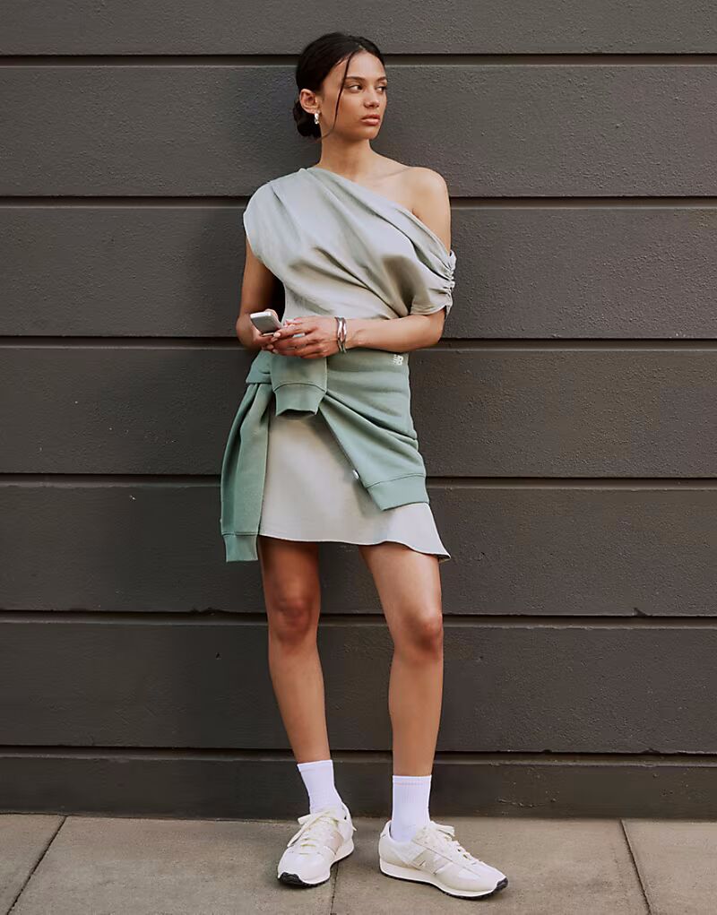 

Кроссовки New Balance 471 белого цвета