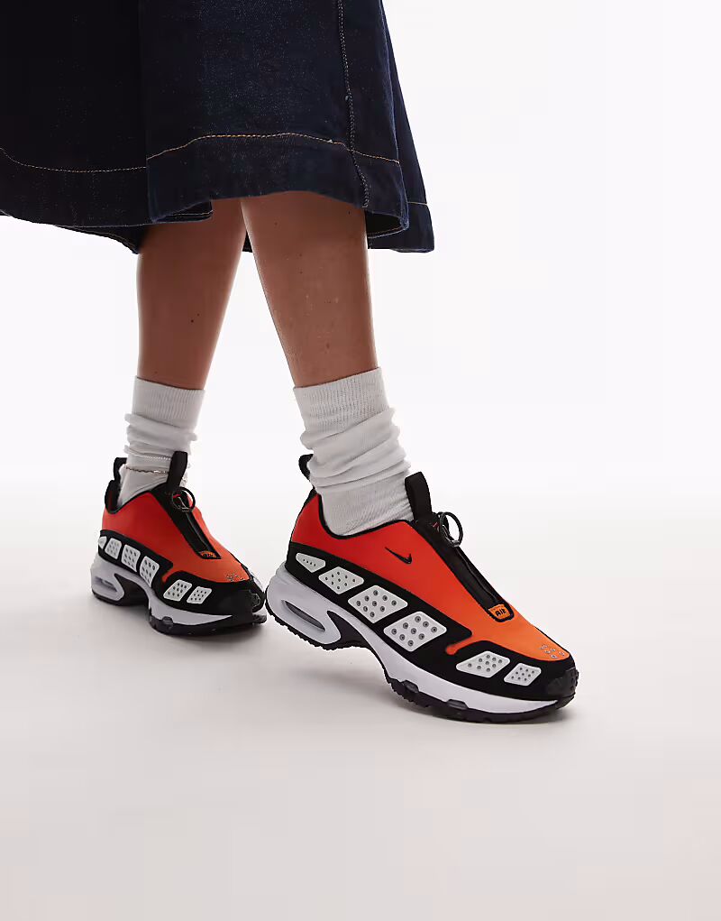 Кроссовки унисекс Nike Air Max SNDR оранжевого и черного цветов
